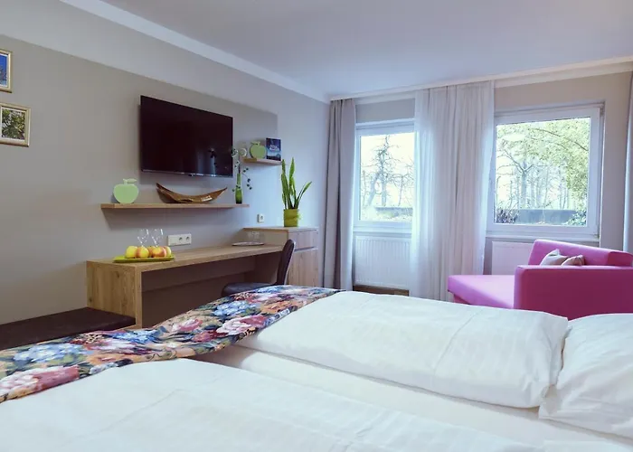 Apfelbluete 8 Km Vom Bodensee Залем