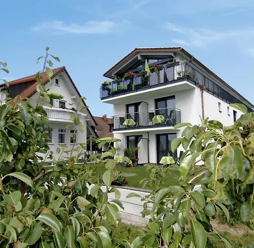 Apfelbluete 8 Km Vom Bodensee 3*